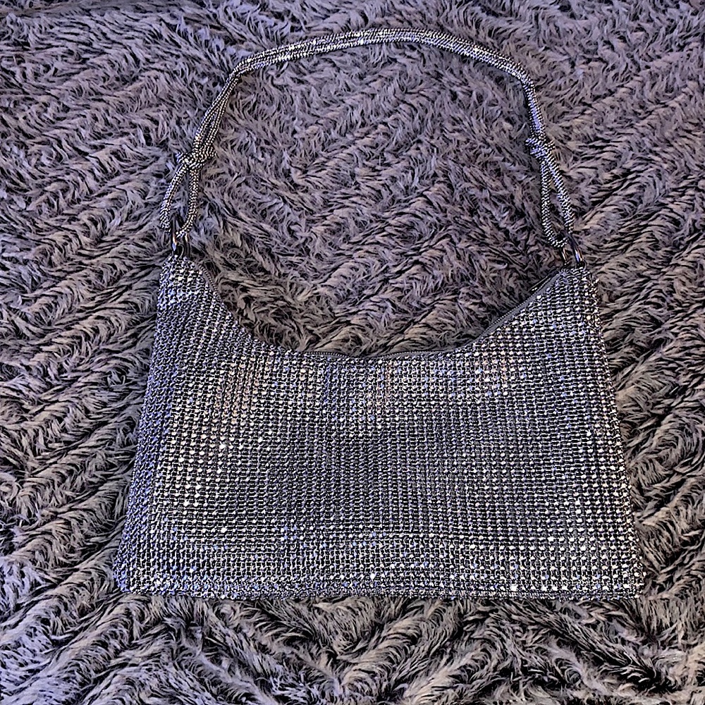 SILVER BEDAZZLED PURSE 👛